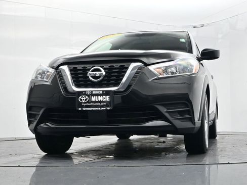 Used 2020 Nissan Kicks S image 39