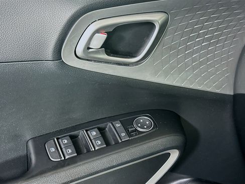 Used 2023 Kia Soul S FWD image 14