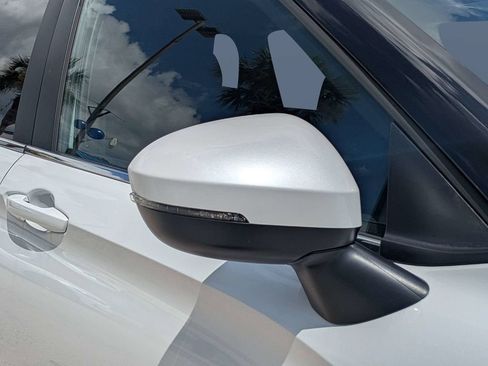 Used 2025 Mitsubishi Outlander ES FWD image 10