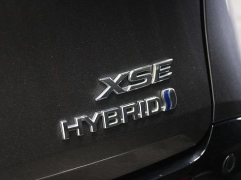 Used 2022 Toyota Sienna XSE w/ XSE Plus Package FWD image 9
