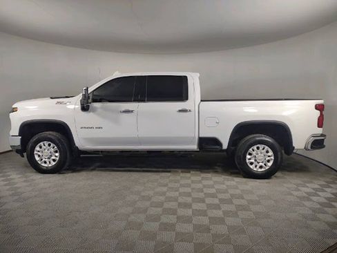 Used 2024 Chevrolet Silverado 2500 LTZ w/ LTZ Plus Package AWD/4WD image 4