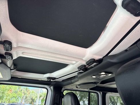 Used 2022 Jeep Wrangler Unlimited Rubicon w/ LED Lighting Group image 29