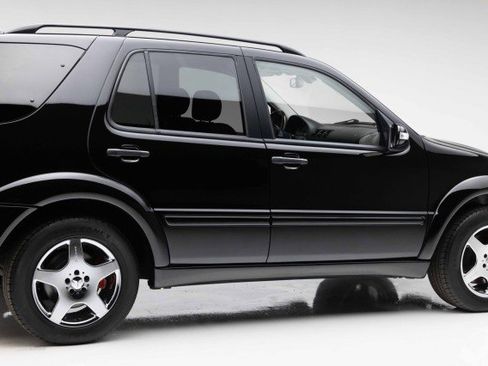 Used 2002 Mercedes-Benz ML 55 AMG 4MATIC image 35