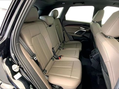 Certified 2025 Audi Q5 Premium w/ Convenience Package AWD/4WD image 22