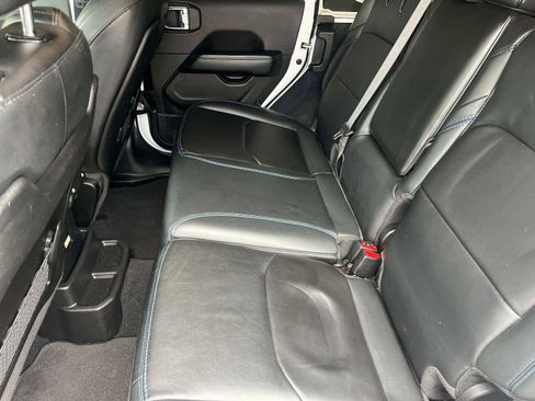 Used 2024 Jeep Wrangler Unlimited Rubicon 4xe image 13