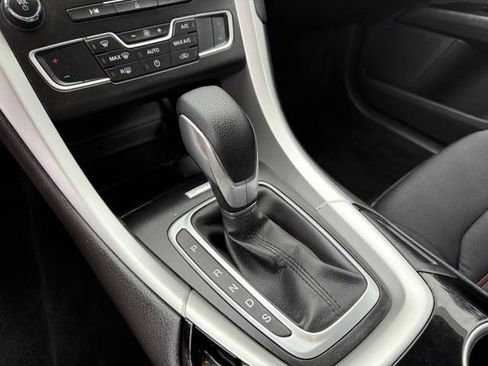 Used 2016 Ford Fusion SE AWD/4WD image 18