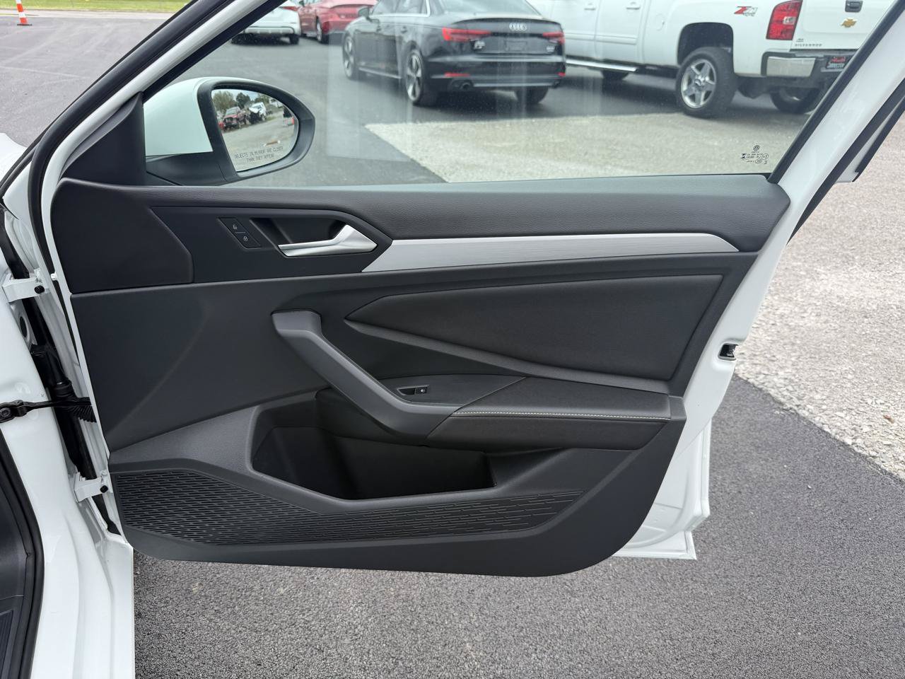 Used 2025 Volkswagen Jetta S FWD image 19