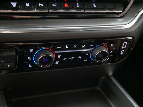 Used 2024 Chevrolet Silverado 2500 High Country w/ High Country Premium Package AWD/4WD image 23
