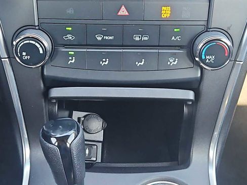 Used 2017 Toyota Camry LE image 16