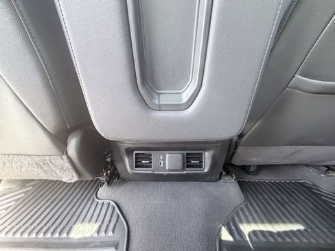 Used 2024 GMC Sierra 1500 SLT image 25