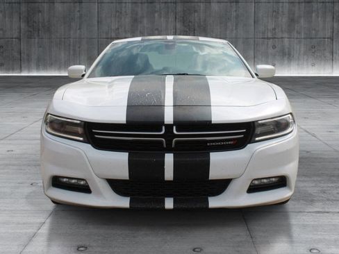 Used 2016 Dodge Charger SE RWD image 9