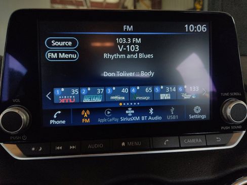 Used 2025 Nissan Sentra SV FWD image 25