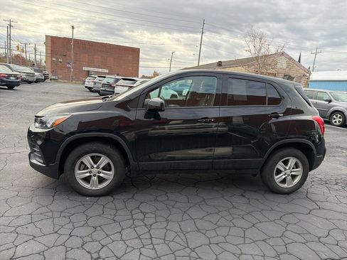 Certified 2022 Chevrolet Trax LS w/ Tint and Cruise Package image 4