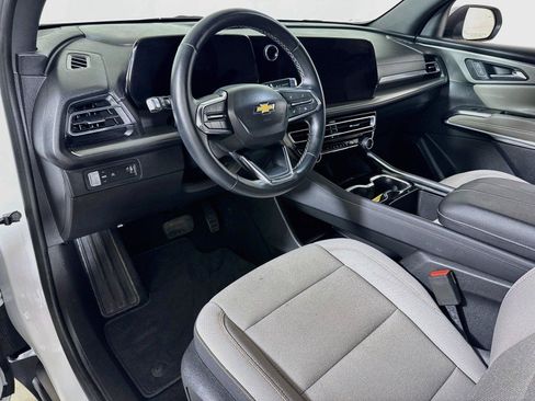 Certified 2026 Chevrolet Traverse LT w/ Driver Confidence Package FWD image 7
