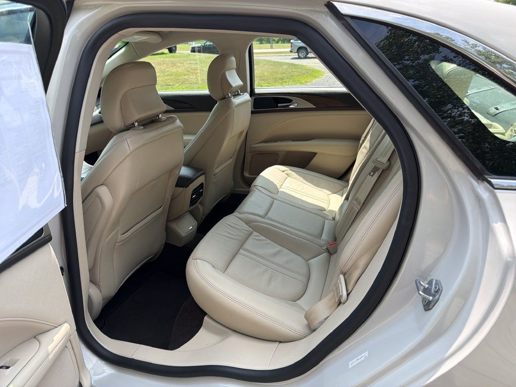 Used 2019 Lincoln MKZ Reserve FWD image 32