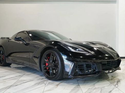 Used 2016 Chevrolet Corvette Stingray Coupe w/ Battery Protection Package RWD image 3