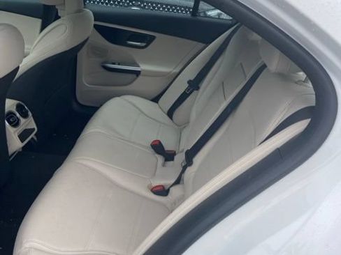 Used 2025 Mercedes-Benz C 300 Sedan image 5