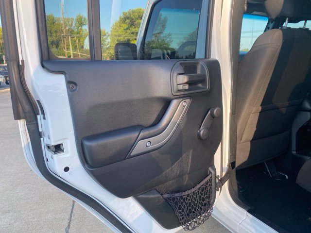 Used 2018 Jeep Wrangler Unlimited Sport w/ Connectivity Group AWD/4WD image 19