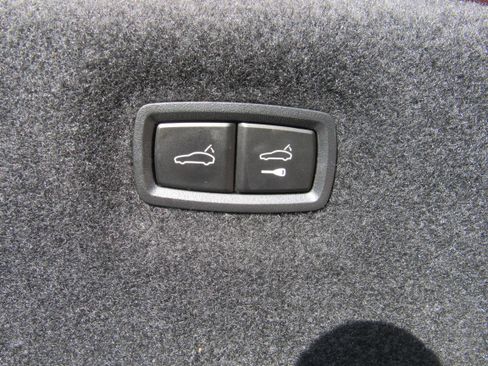 Used 2023 Porsche Taycan RWD image 8