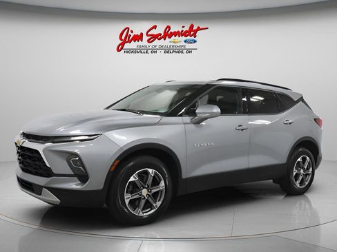 Used 2024 Chevrolet Blazer LT w/ Convenience Package AWD/4WD image 2