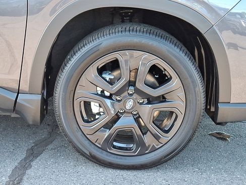 Certified 2025 Subaru Ascent Bronze Edition AWD/4WD image 8