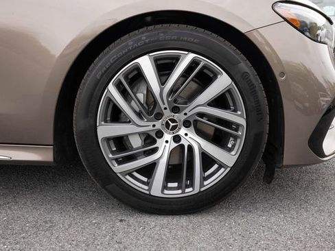 Used 2025 Mercedes-Benz E 350 4MATIC Sedan image 11