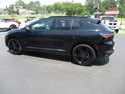 Used 2024 Chevrolet Equinox EV RS image 5