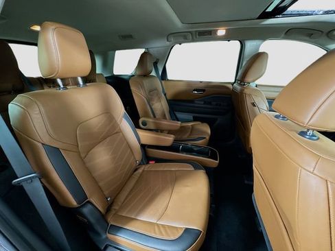 Used 2022 Nissan Pathfinder Platinum w/ Cargo Package image 29