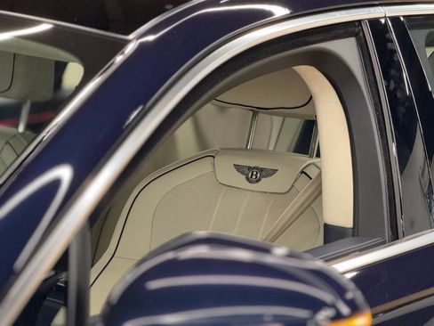 Used 2022 Bentley Flying Spur Plug-In Hybrid image 84