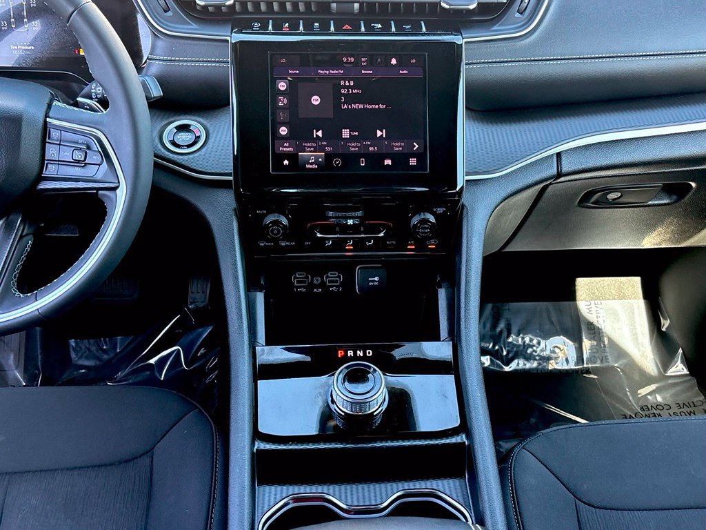Used 2025 Jeep Grand Cherokee L Laredo RWD image 13