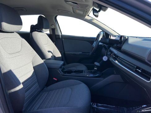 Used 2025 Kia K4 EX image 15