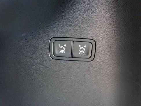 Used 2025 Hyundai Santa Fe Limited image 18