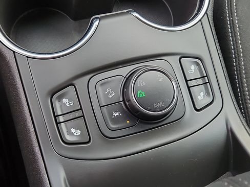 Certified 2023 GMC Terrain SLE w/ Driver Convenience Package AWD/4WD image 24