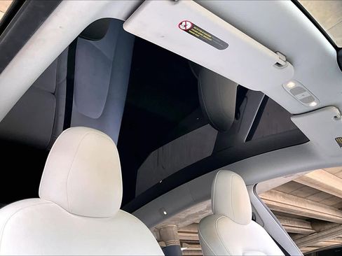 Used 2023 Tesla Model Y Performance image 13