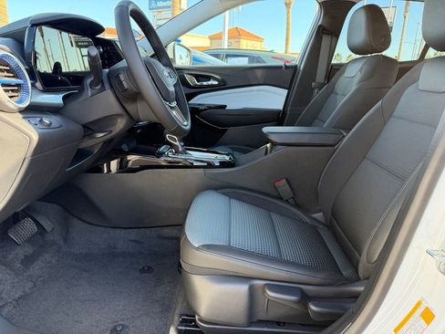 New 2026 Chevrolet Trax LT w/ Driver Confidence Package image 6