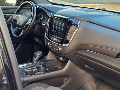 Used 2022 Chevrolet Traverse LT w/ LPO, Floor Liner Package image 8