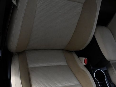 Used 2017 Toyota Corolla LE w/ LE Premium Package w/Moonroof image 16