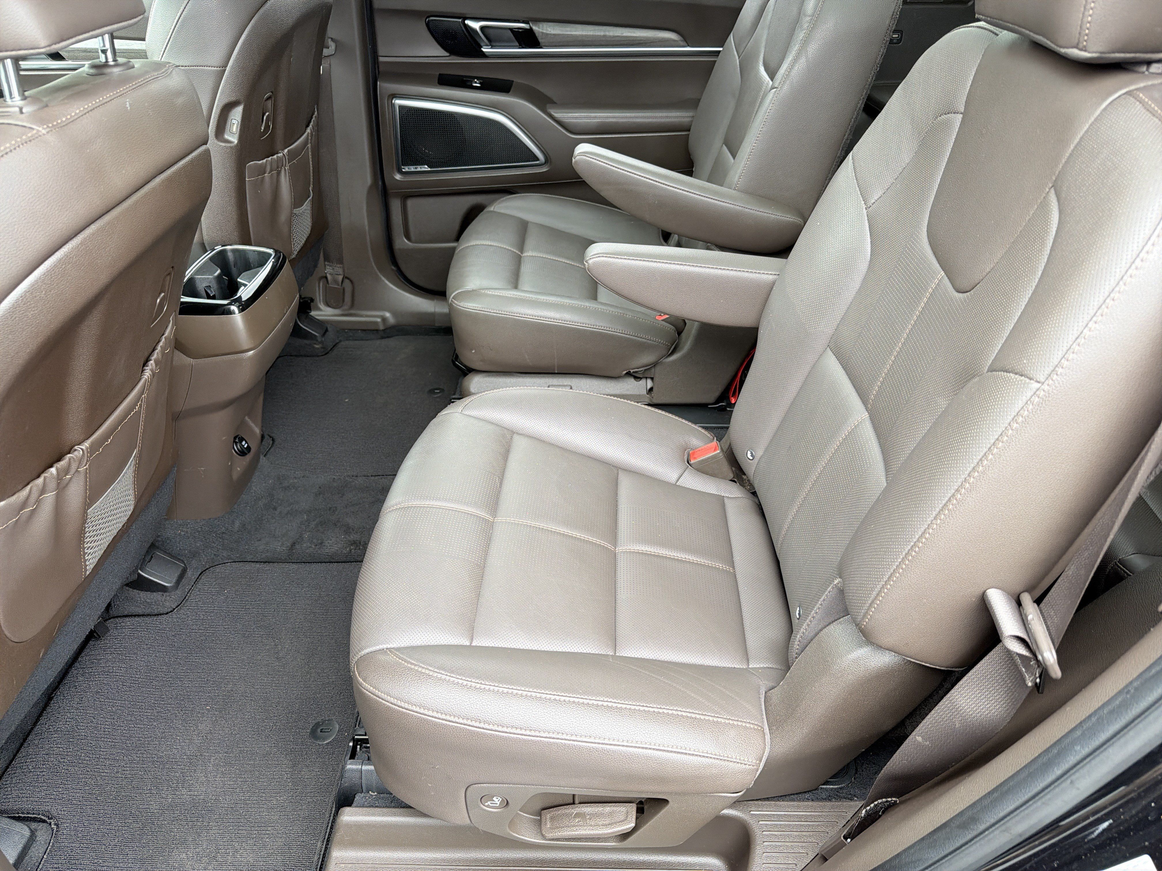 Used 2022 Kia Telluride SX w/ Towing Package FWD image 21