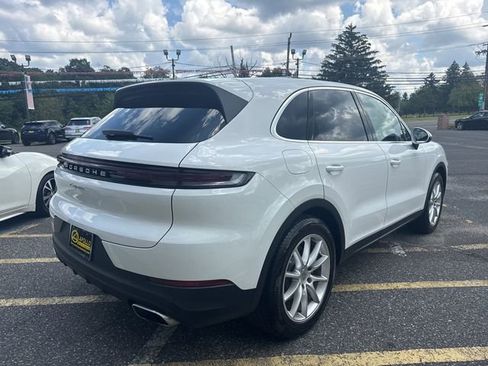 Used 2024 Porsche Cayenne image 4
