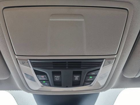 Used 2024 Acura MDX SH-AWD w/ Technology Package image 39