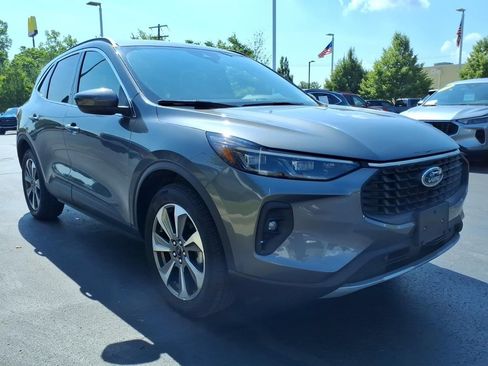Used 2025 Ford Escape Platinum AWD/4WD image 3