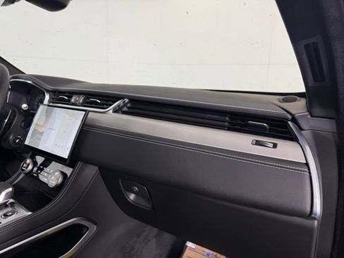 Used 2025 Jaguar F-PACE R-Dynamic S image 38