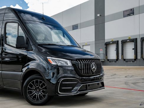 Used 2022 Mercedes-Benz Sprinter 2500 image 22