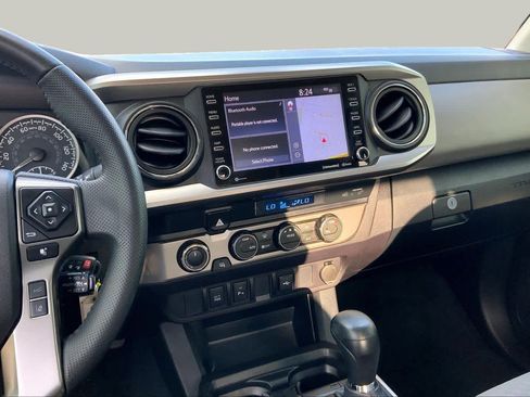 Used 2022 Toyota Tacoma SR5 AWD/4WD image 7