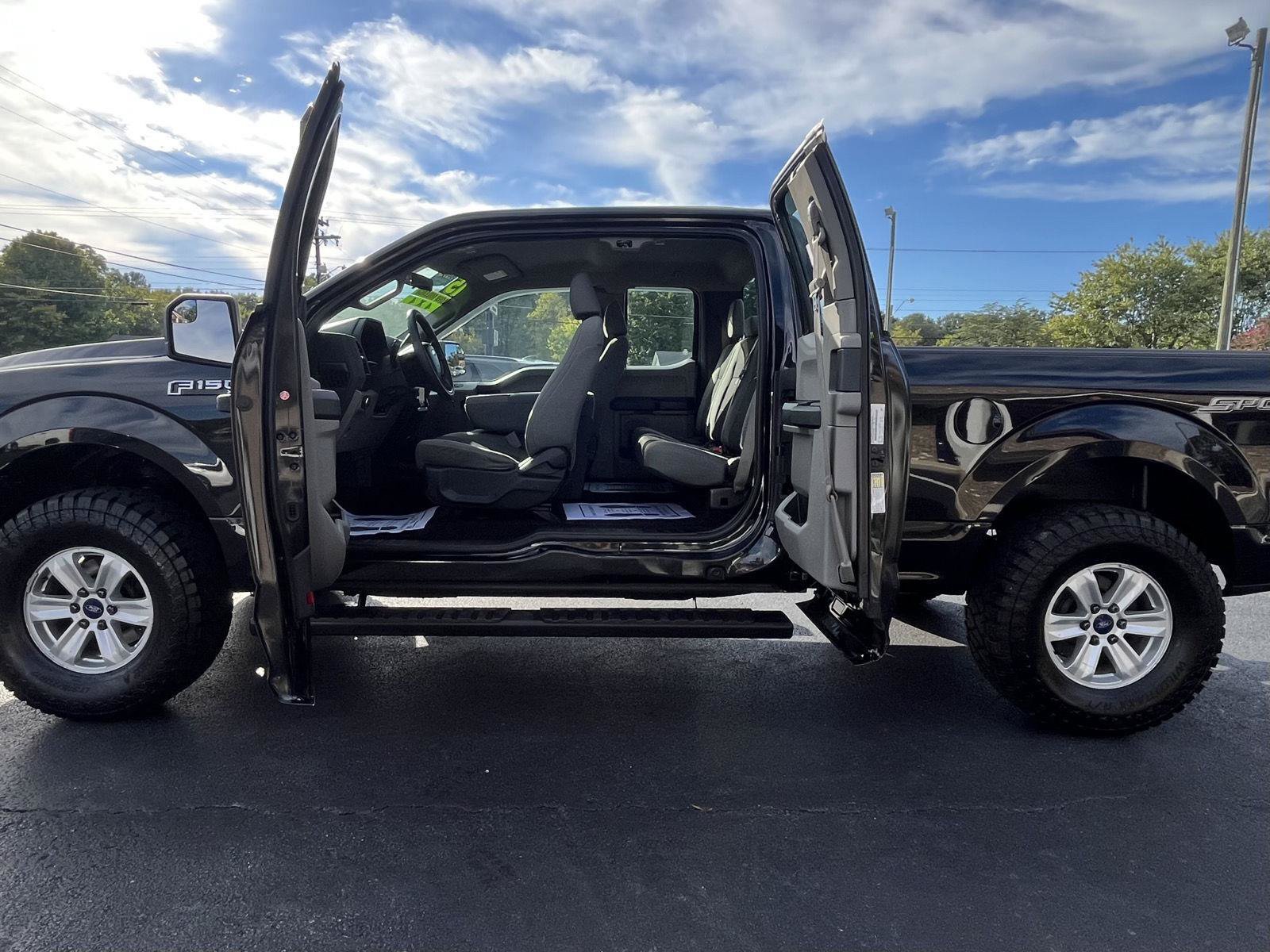 Used 2015 Ford F150 XL w/ Equipment Group 101A Mid AWD/4WD image 17