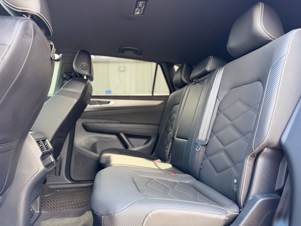 Used 2024 Volkswagen Atlas Cross Sport SE FWD image 21