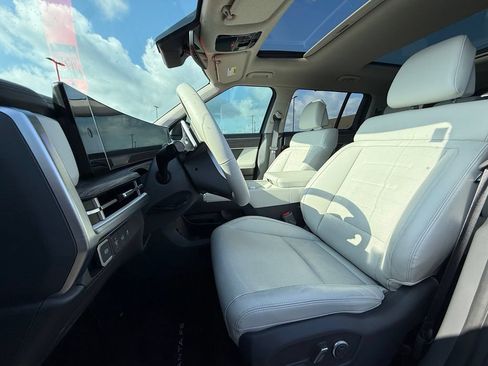 Certified 2024 Hyundai Santa Fe Limited FWD image 22