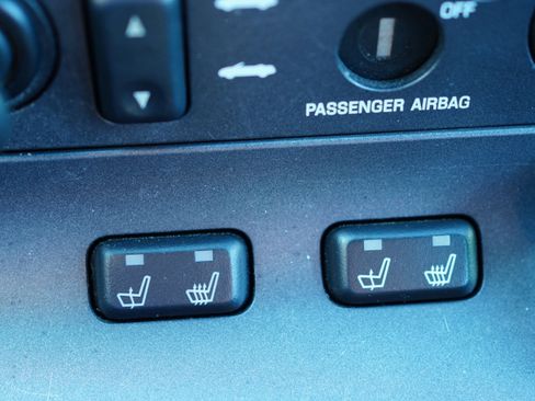 Used 2004 Ford Thunderbird image 19