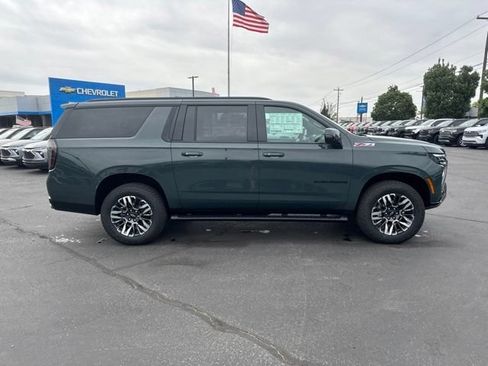 New 2026 Chevrolet Suburban Z71 w/ Comfort Package AWD/4WD image 8