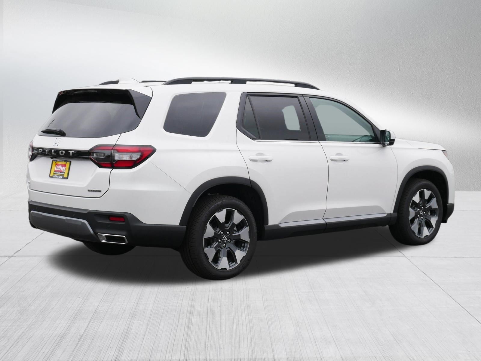 New 2026 Honda Pilot Touring image 7